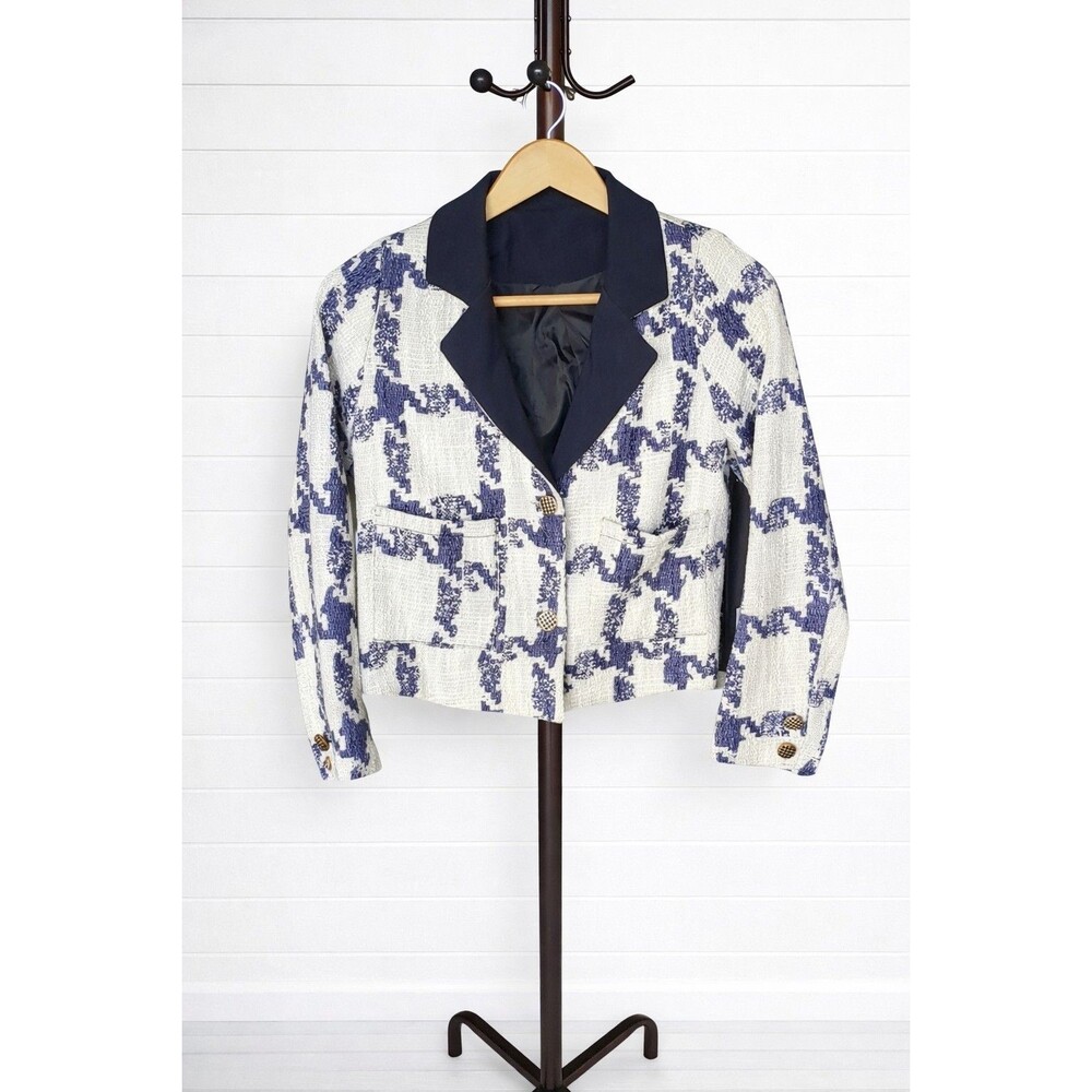 Houndstooth Tweed Boucle Cream  Navy Cropped Blazer with embellished buttons 8